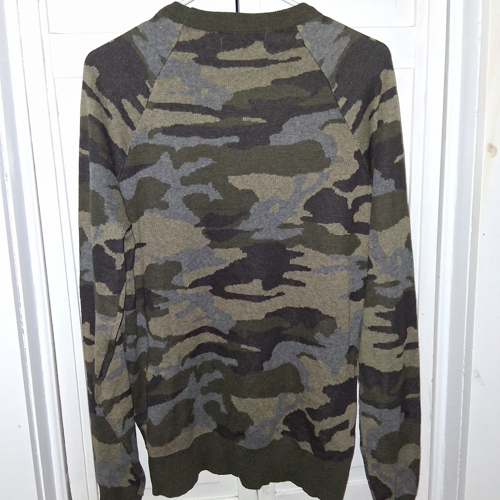 Mutual Weave Men's Camouflage Crewneck Sweater - Picture 6 of 7